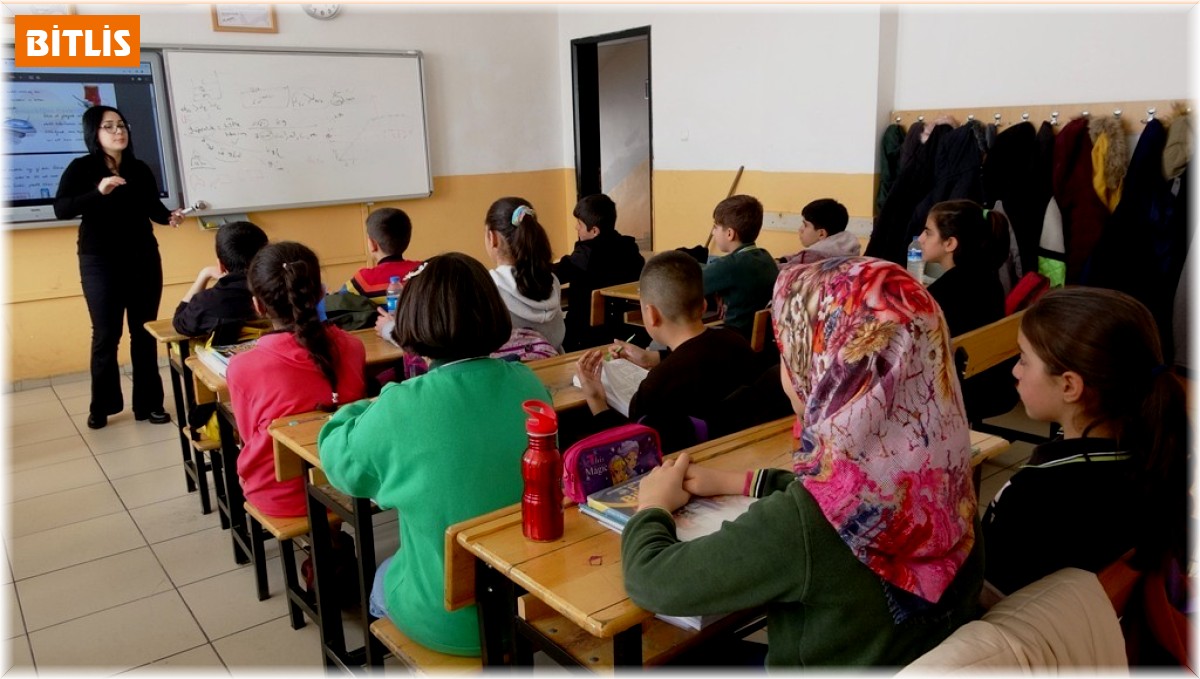 Bitlis'te 419 depremzede öğrenci ders başı yaptı