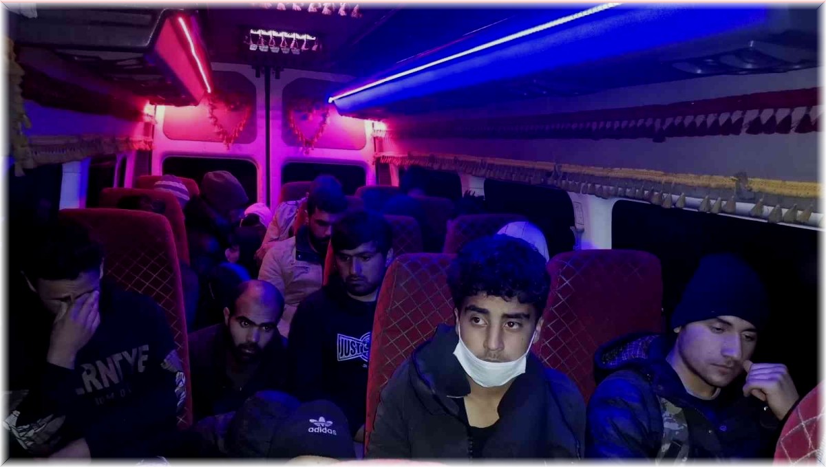 Bitlis'te 64 kaçak göçmen yakalandı