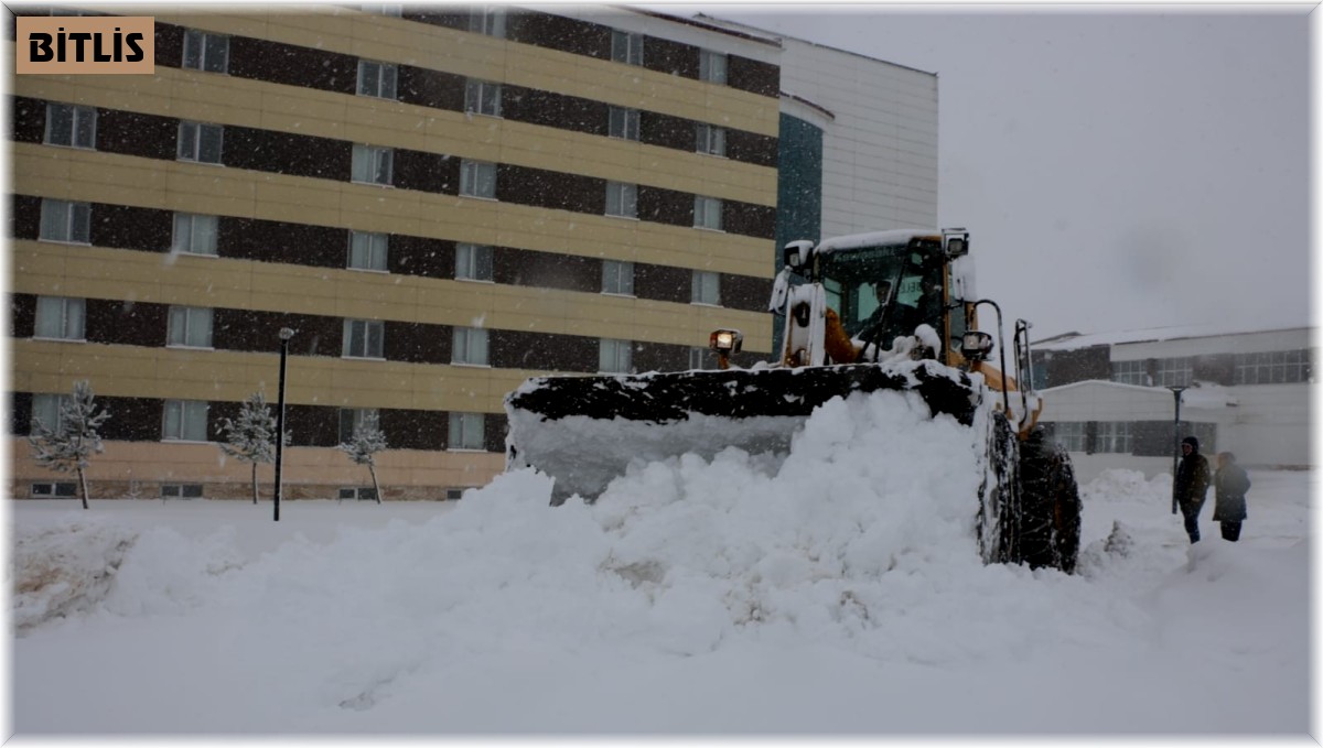 Bitlis'te 66 köy yolu ulaşıma kapandı