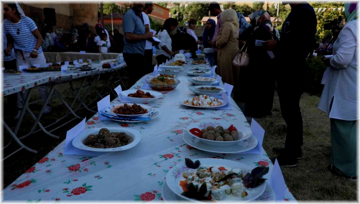 Bitlis'te 74 yöresel yemek yarıştı