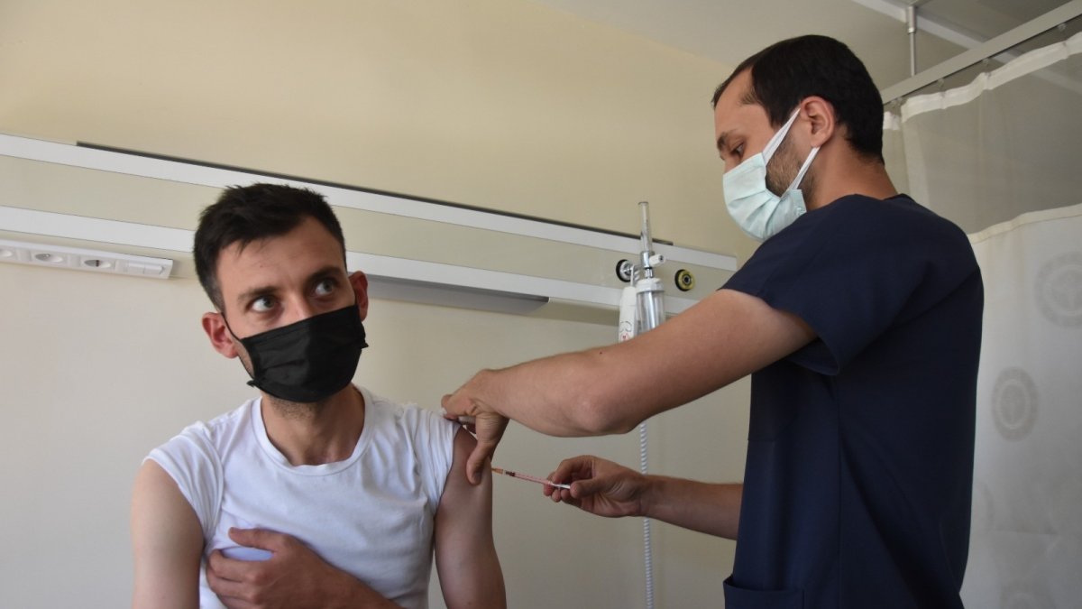 Bitlis'te aşılama çalışmaları devam ediyor