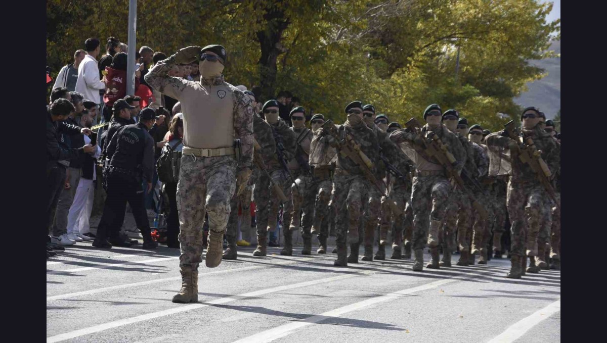 Bitlis'te Cumhuriyet Bayramı coşkusu