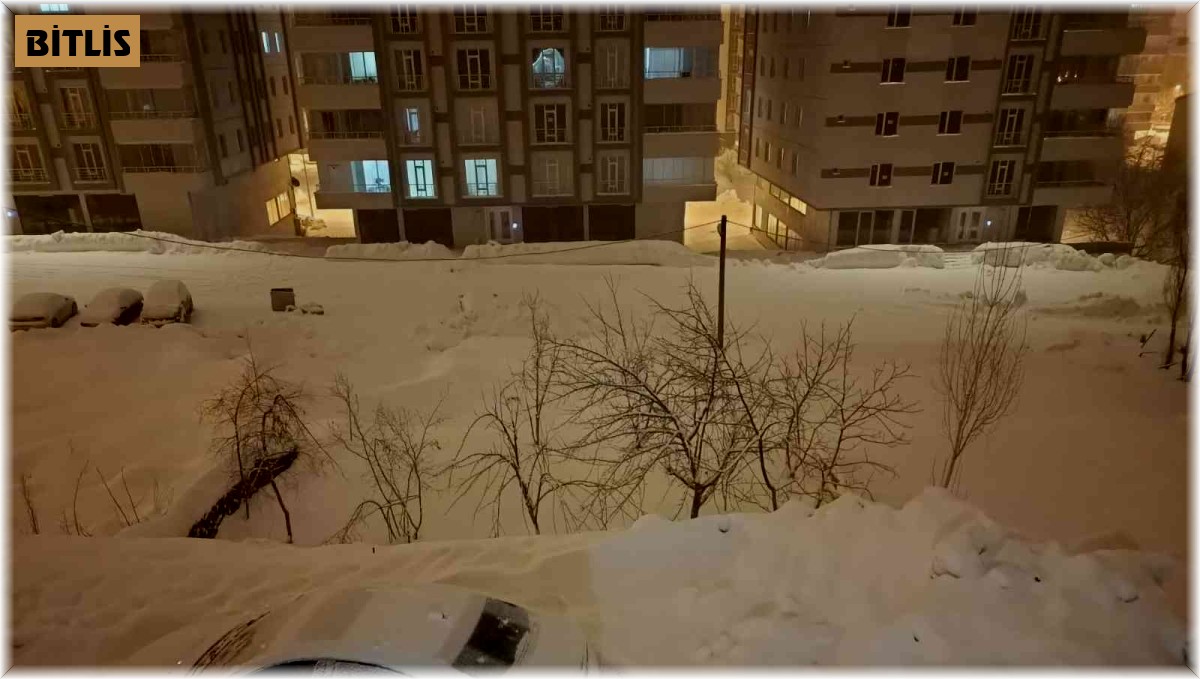 Bitlis'te eğitime kar engeli