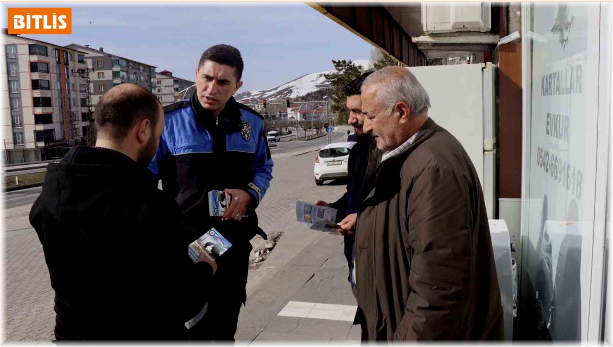 Bitlis'te emniyet görevlilerince vatandaşlar dolandırıcılık hakkında bilgilendirildi