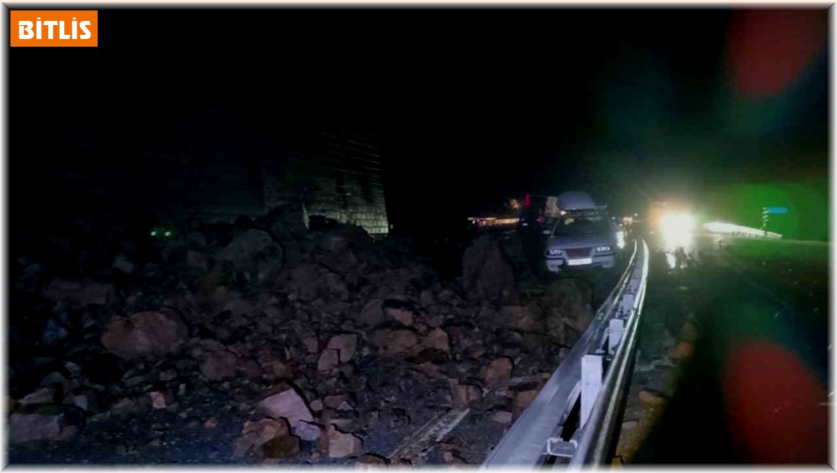Bitlis'te etkili olan yağış heyelana neden oldu