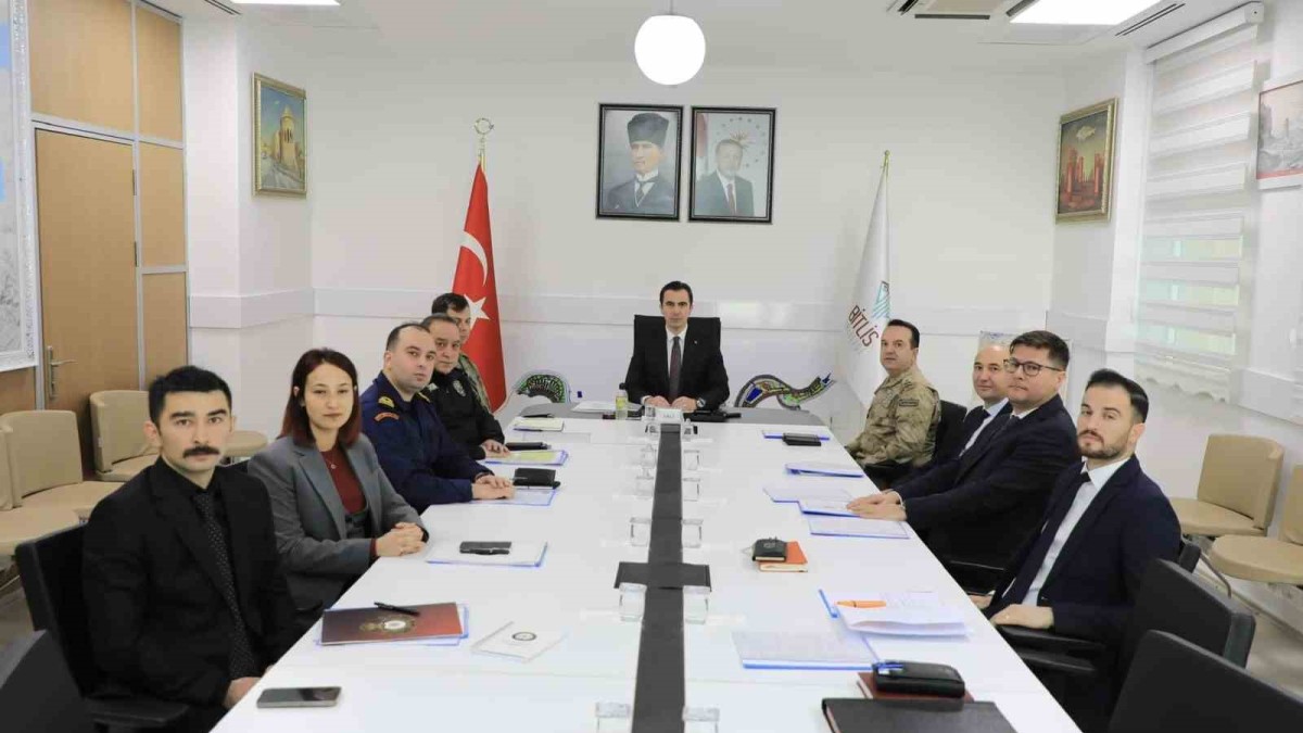 Bitlis'te güvenlik toplantısı düzenlendi