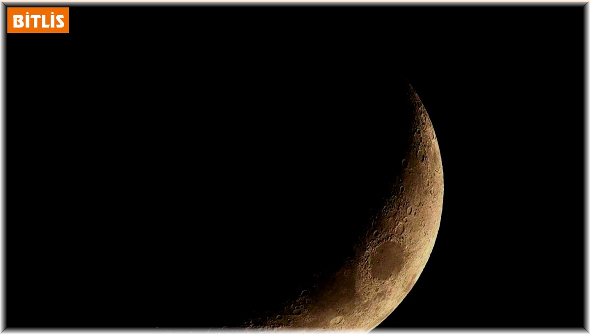 Bitlis'te hilal güzelliği