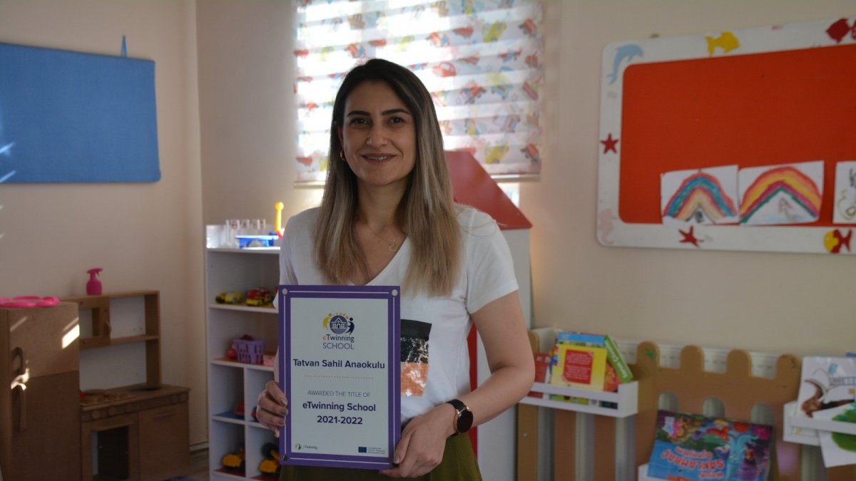 Bitlis'te iki okul 'eTwinning Okulu Etiketi' aldı
