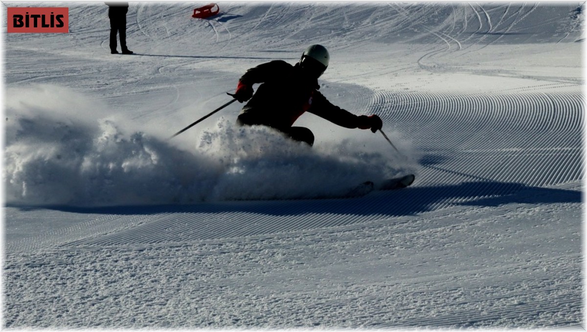 Bitlis'te kayak sezonu açıldı