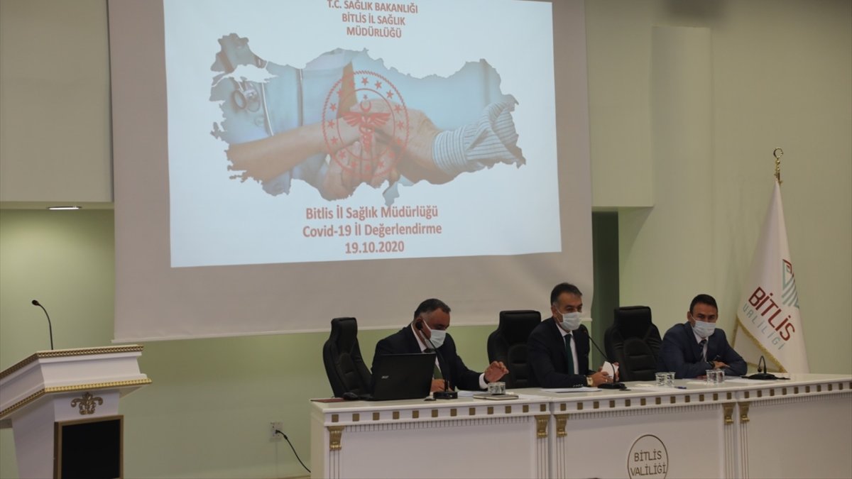 Bitlis'te Kovid-19 tedbirleri görüşüldü