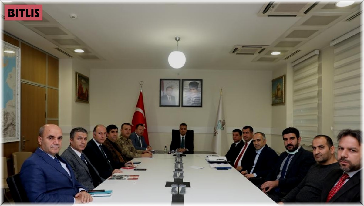 Bitlis'te metruk binaların yıkımları görüşüldü