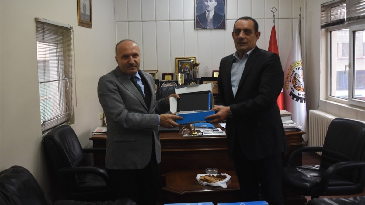 Bitlis'te öğrencilere tablet desteği