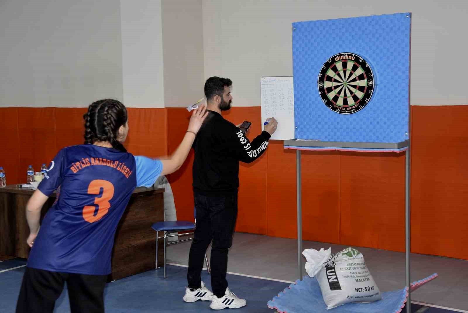 Bitlis'te okul sporları heyecanı yaşanıyor