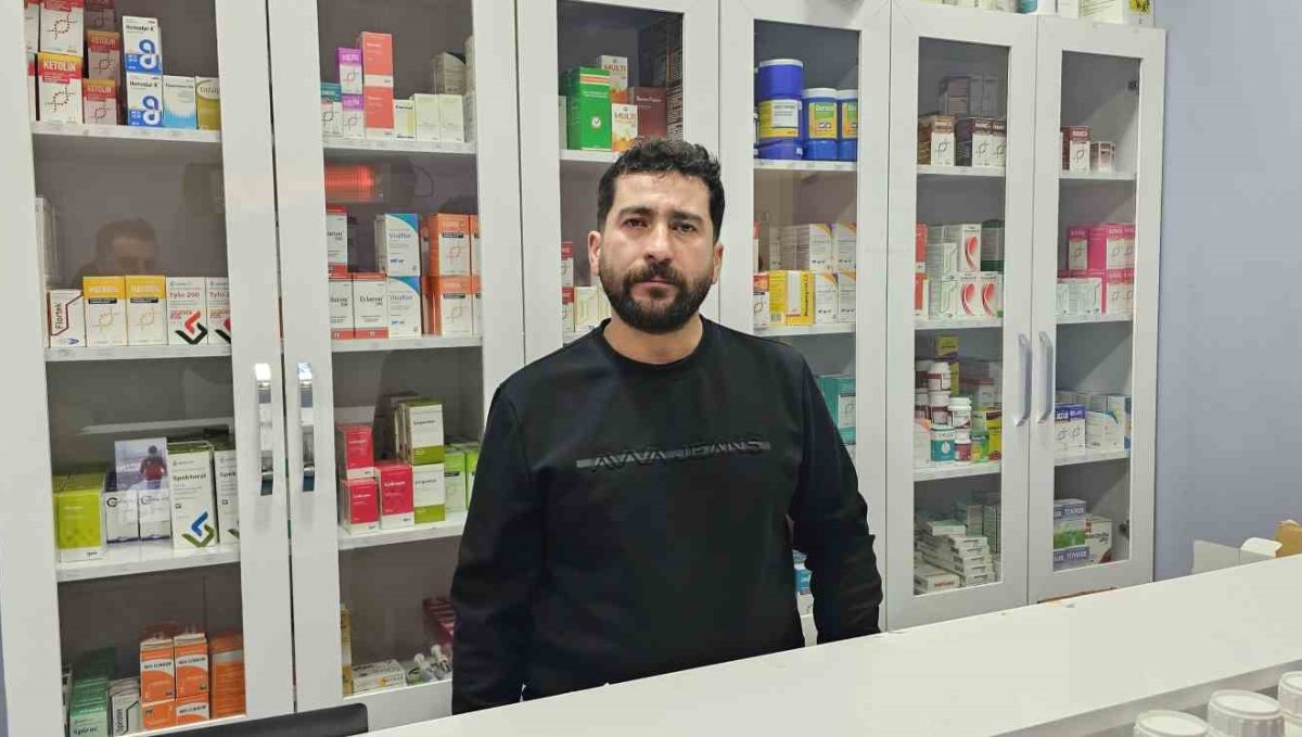 Bitlis'te ölü doğan kuzu, panda yavrusuna benzerliğiyle şaşırttı