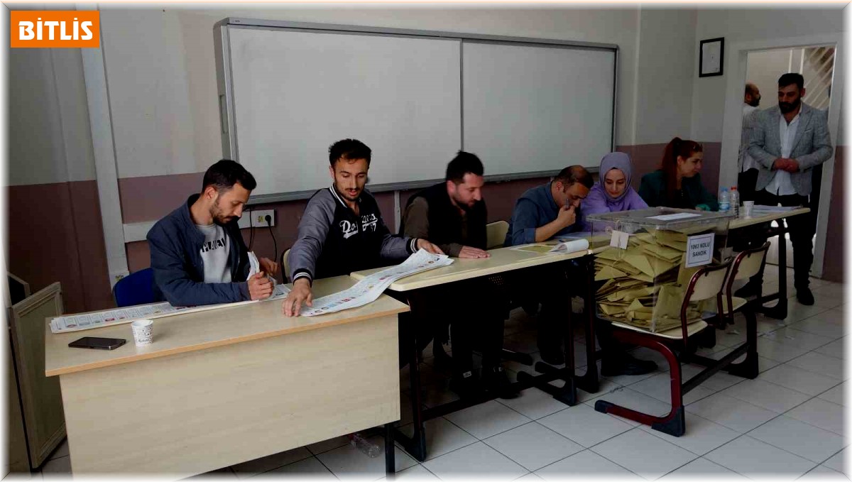Bitlis'te oy kullanma işlemi sona erdi