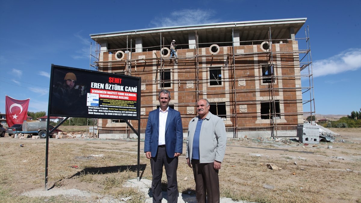 Bitlis'te şehit askerin vasiyeti olan caminin inşaat çalışmaları sürüyor