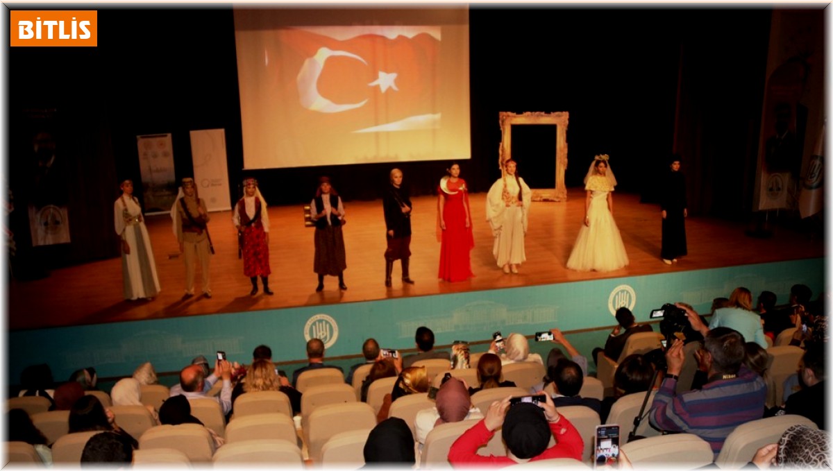 Bitlis'te Selçuklu ve Osmanlı kıyafetleri defilesi