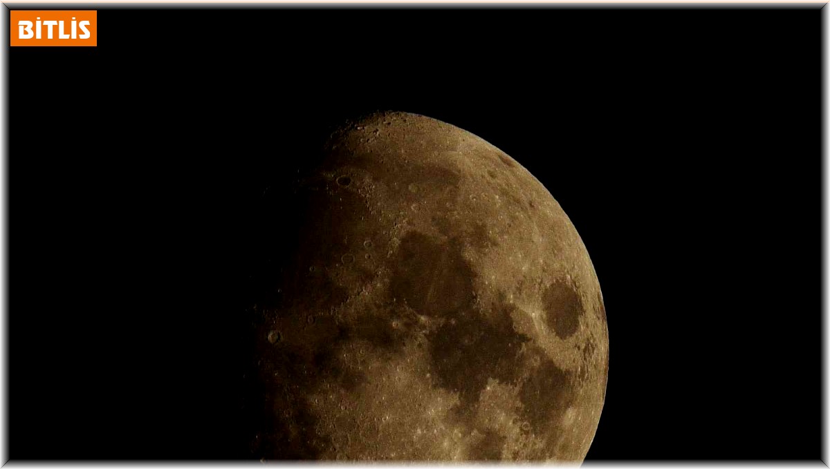 Bitlis'te 'Şişkin Ay' hayran bıraktı