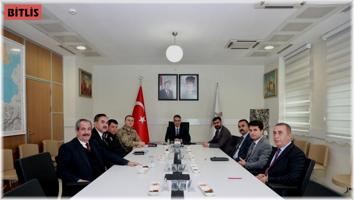 Bitlis'te 'sokak hayvanları' konulu toplantı