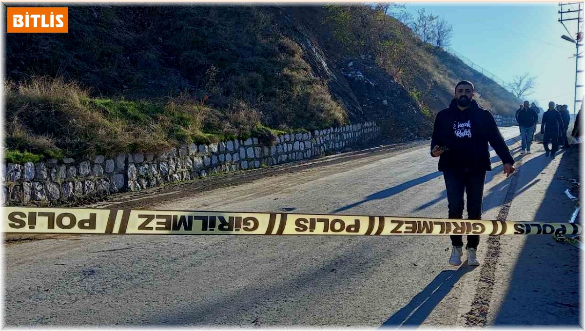 Bitlis'te toprak kayması