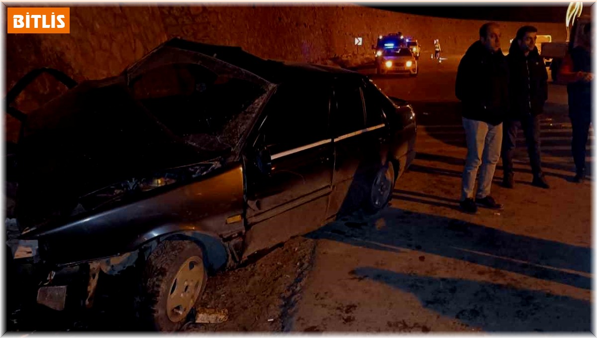 Bitlis'te trafik kazası: 4 yaralı