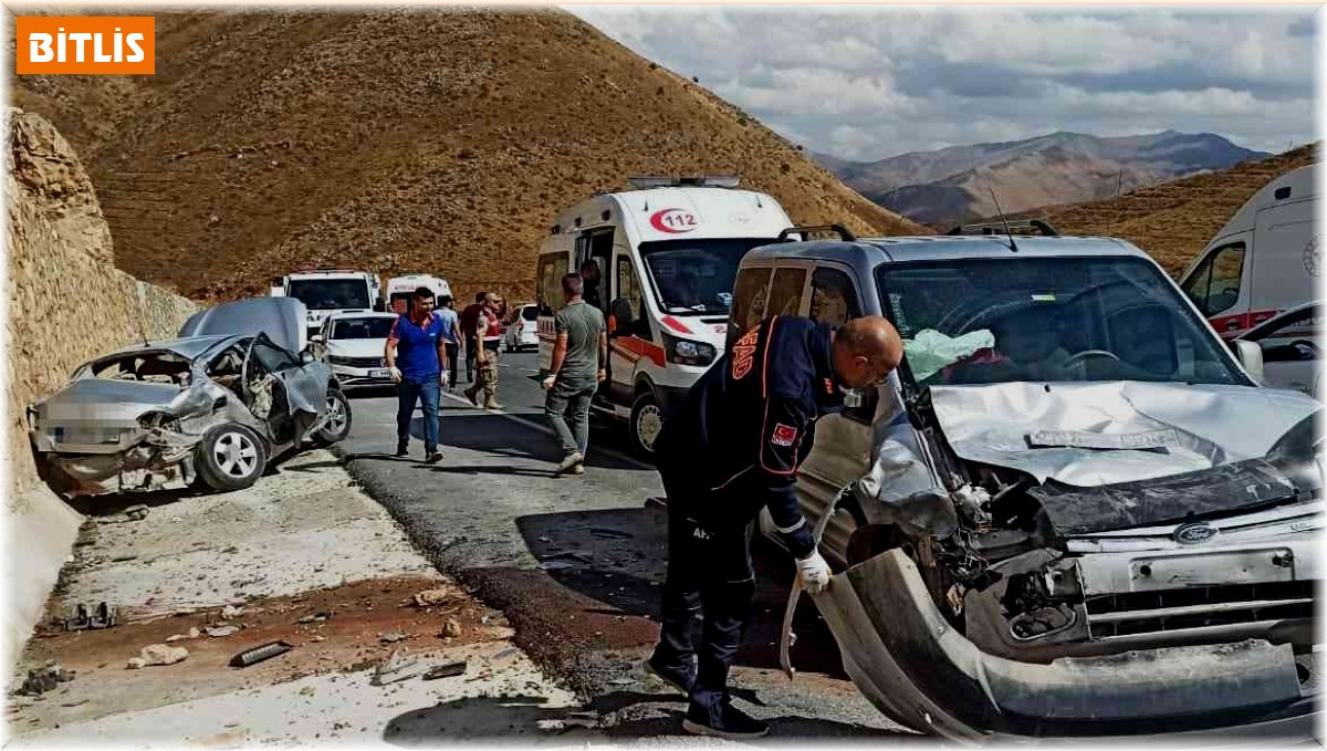 Bitlis'te trafik kazası: 5 kişi yaralandı
