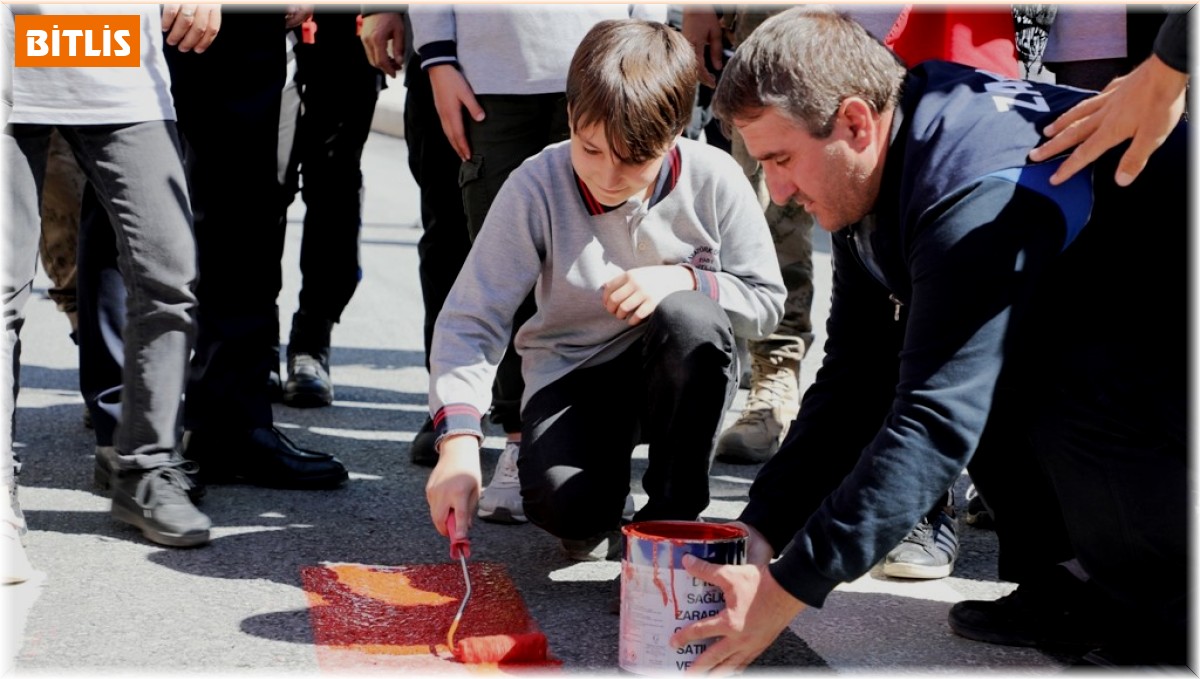 Bitlis'te "Yayalara Öncelik Duruşu Hayata Saygı Duruşu" kampanyası