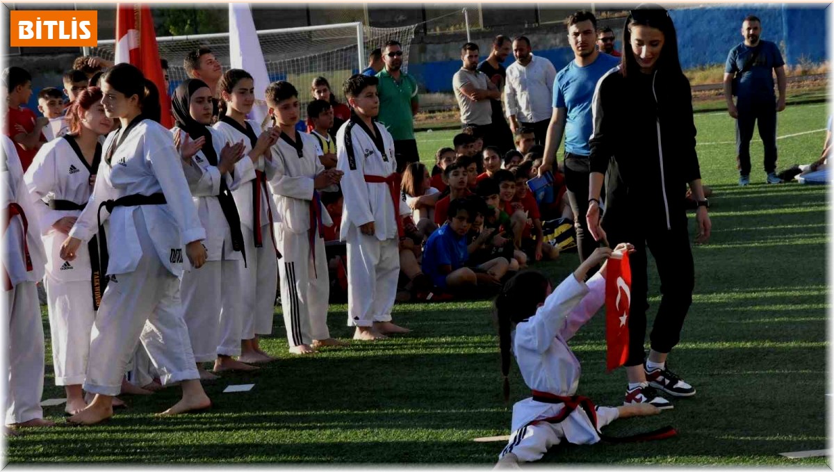 Bitlis'te yaz spor okullarının açılışı yapıldı