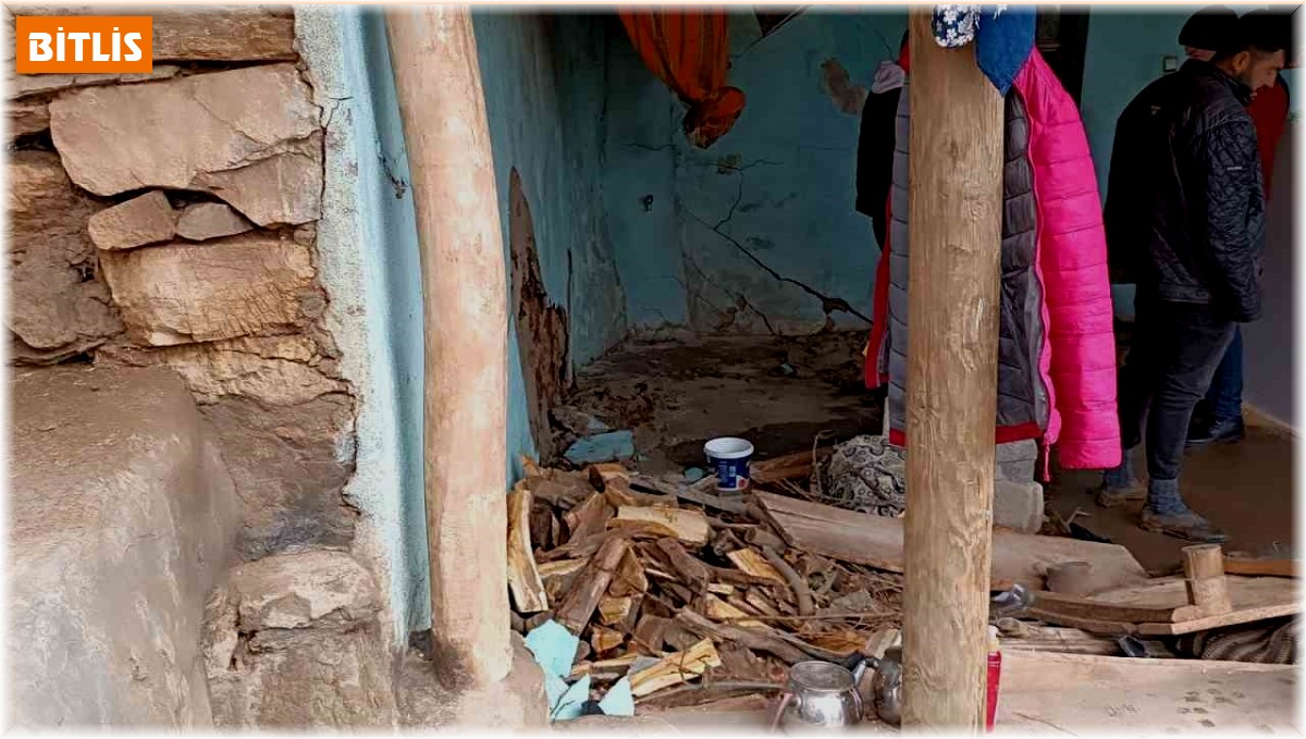 Bitlis'te yoğun yağışlardan dolayı meydana gelen göçükte 42 küçükbaş hayvan telef oldu