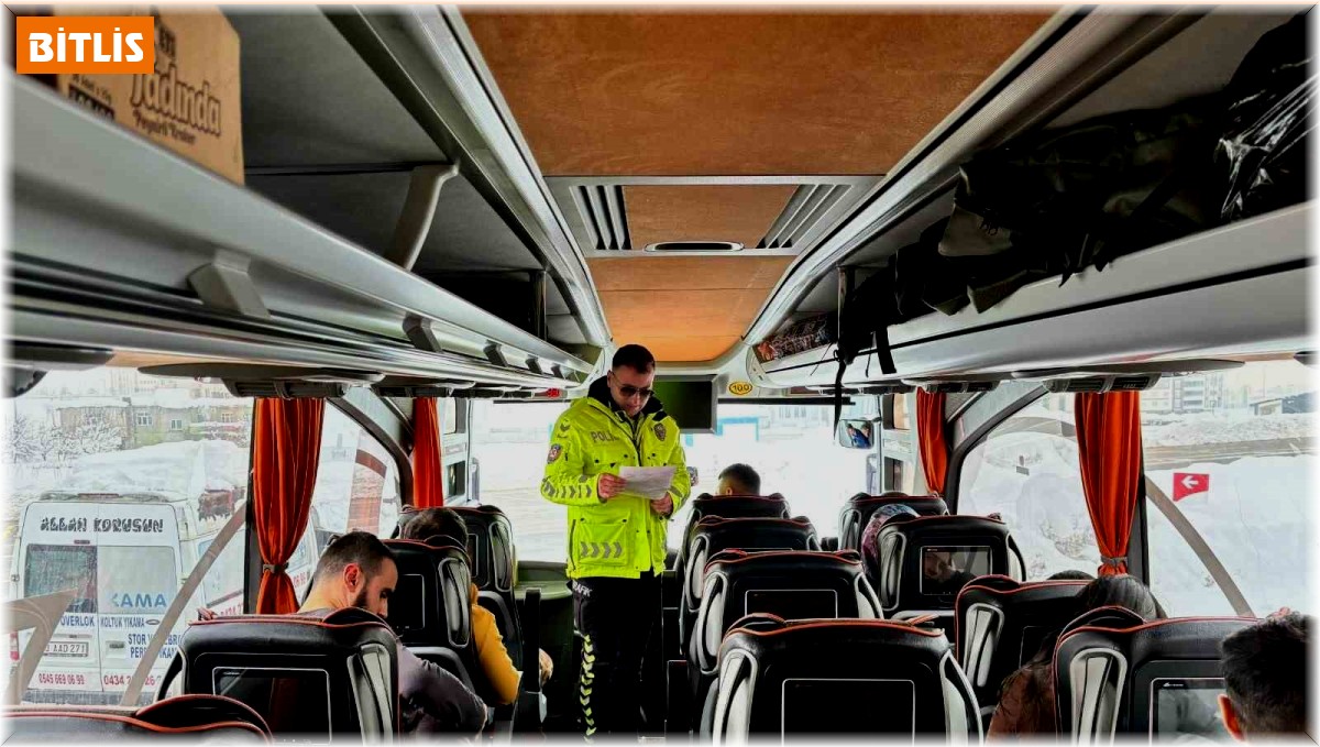 Bitlis'te yolcular emniyet kemeri hakkında bilgilendirildi