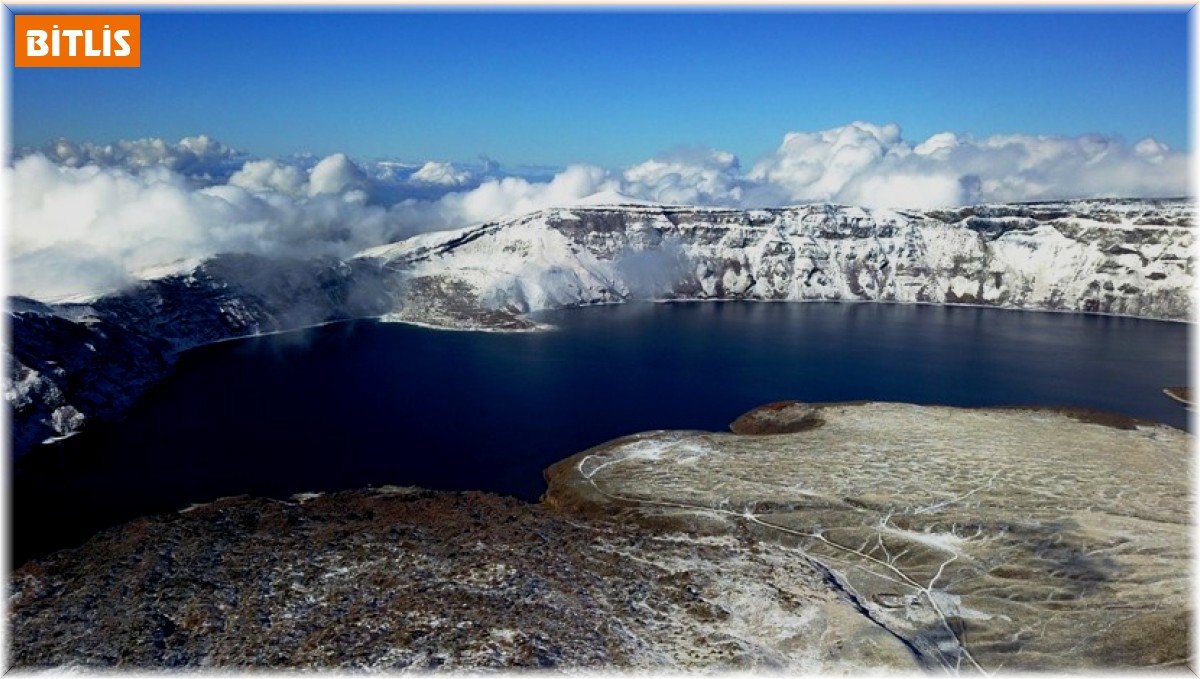 Bitlis'te yüksek kesimlere kar yağdı