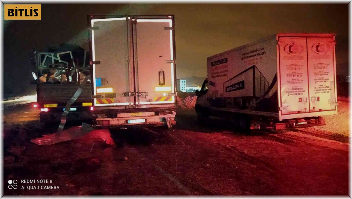 Bitlis'te zincirleme kaza