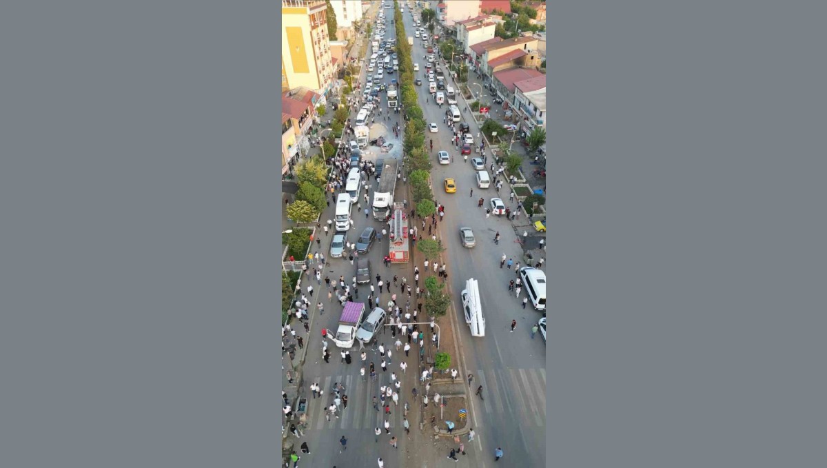 Bitlis'teki 9 araçlı zincirleme kaza havadan görüntülendi: Ortalık savaş alanına döndü