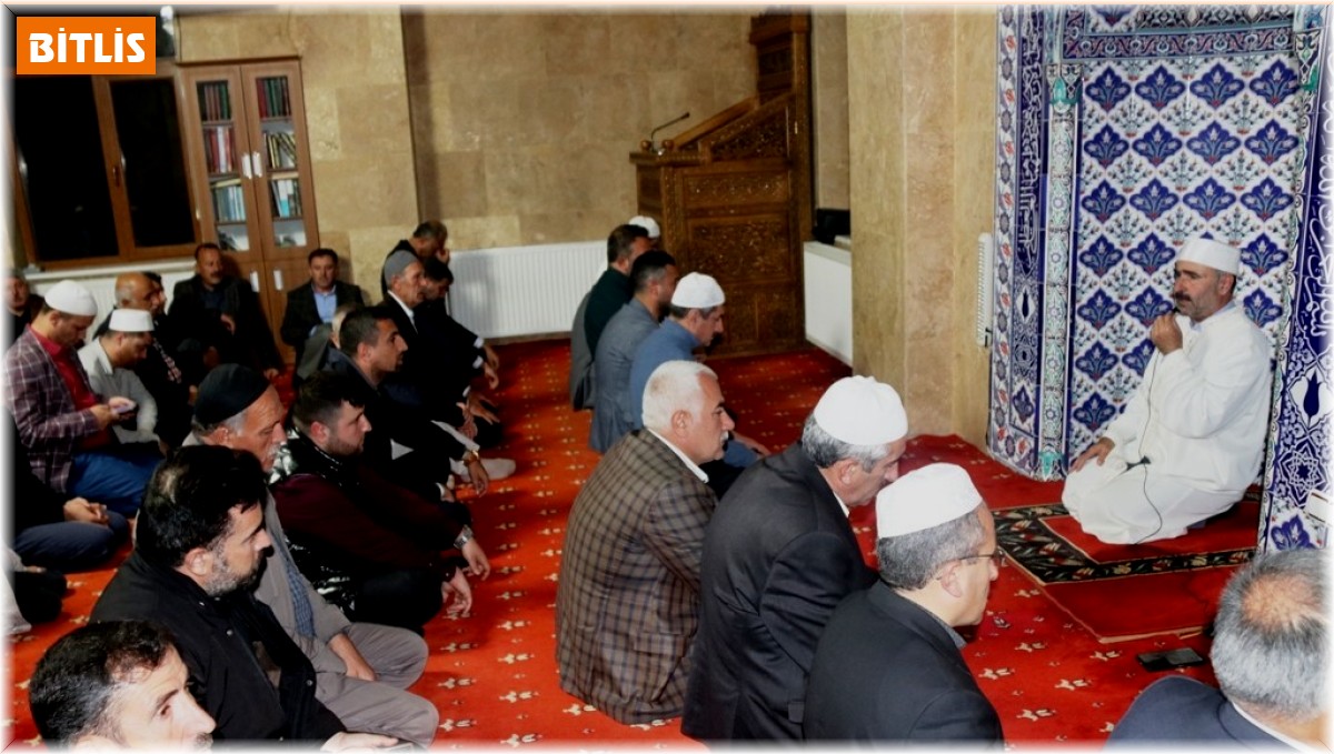 Bitlis'teki camilerde Filistin için dualar edildi