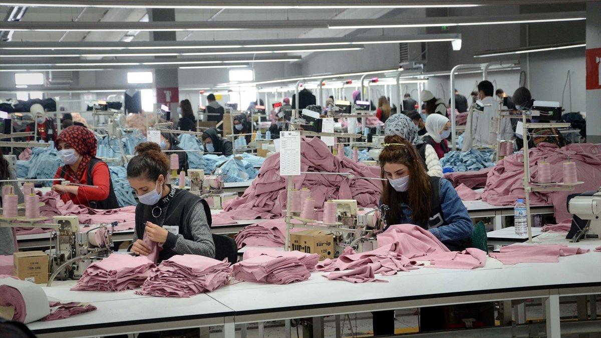 Bitlis'teki tekstil fabrikaları ekonomiye katkı sunuyor