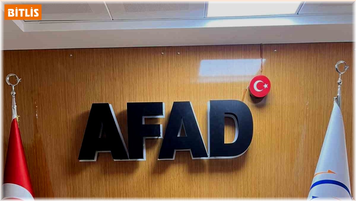 Bitlisli 2 minik yürek bisiklet alacakları parayı depremzedelere bağışladı