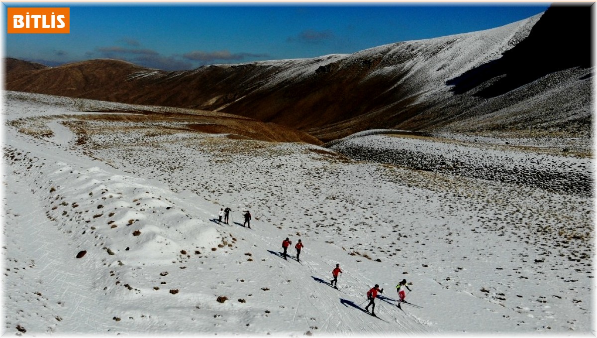 Bitlisli kayakçılar mevsimin ilk karında antrenman yaptı