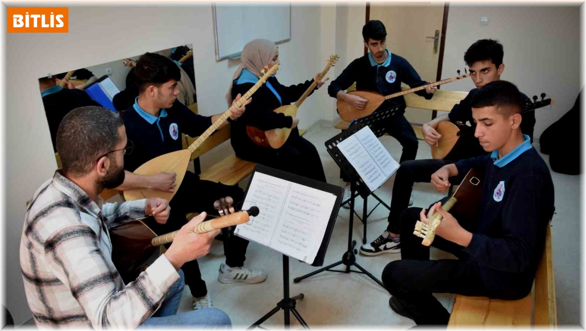 Bitlisli öğrencileri konservatuvara hazırlıyor