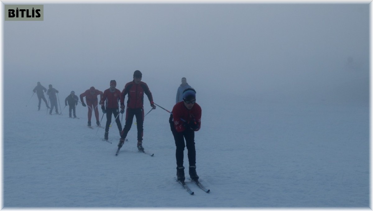 Bitlisli sporcular eksi 16 derecede yarışmalara hazırlanıyor