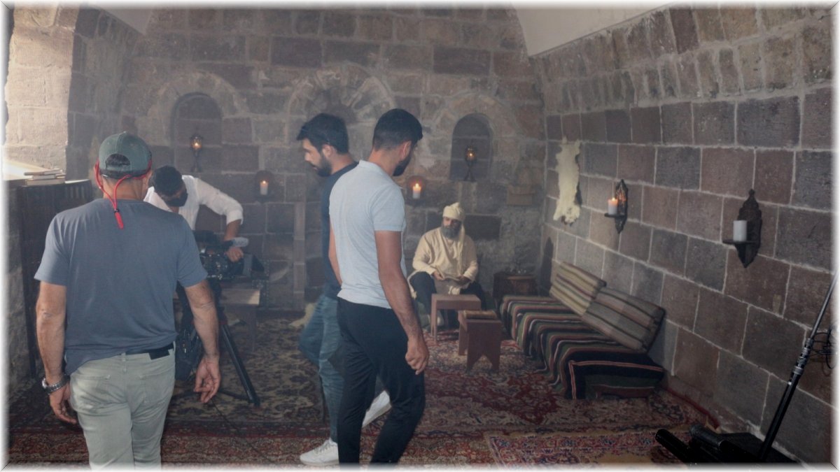 Bitlis’te TRT ekibi Feqiye Teyran’ın hayatını anlatan belgeselin çekimini gerçekleştirdi