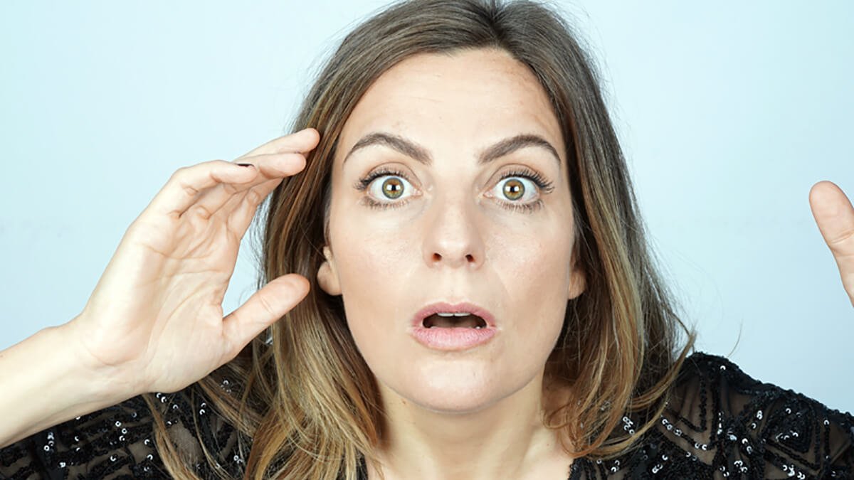 BluTV’de KAHKAHANIN YENİ ADRESİ: LESLİ İLE STAND UP