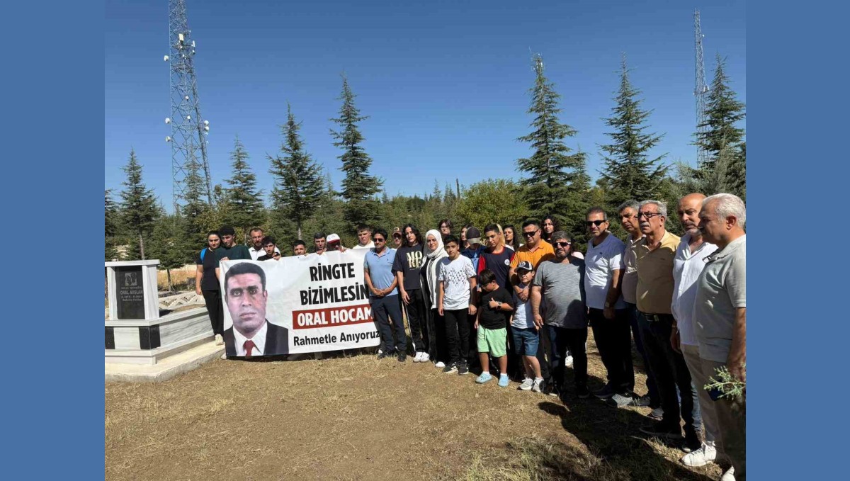 Boksör Oral Arslan kabri başında anıldı