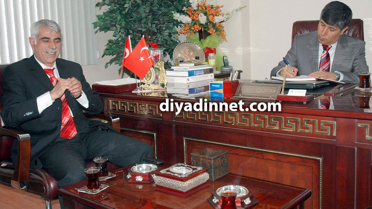 Bolu'ya atanan Ağrı Valisi 'Halil İbrahim Akpınar'dan' Gazeteciler Cemiyeti'ne veda ziyareti