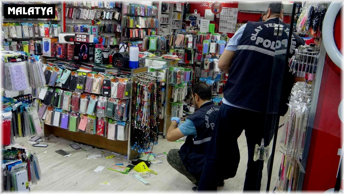 Boşanma aşamasındaki eşinin kardeşleri tarafından defalarca bıçaklandı