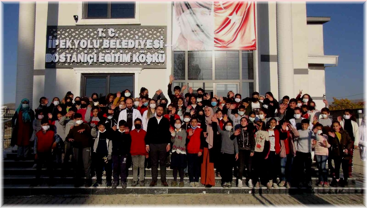 Bostaniçi Eğitim Köşkü'nde öğrenciler geleceğe hazırlanıyor