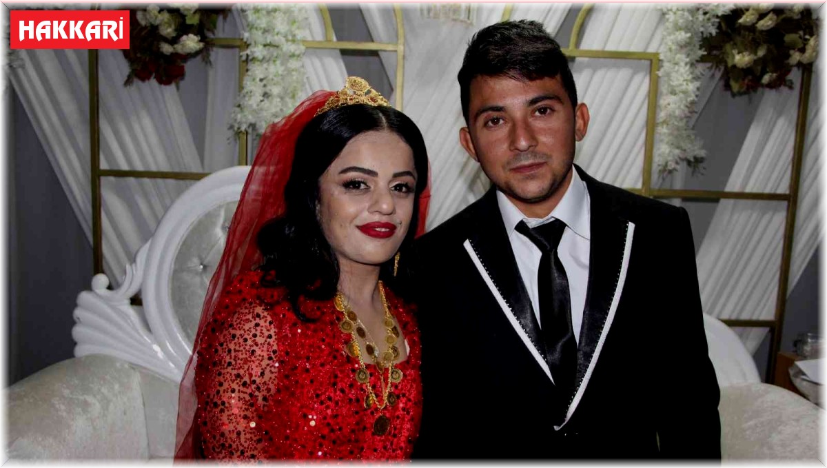 Boyları küçük aşkları büyük çifte görkemli düğün