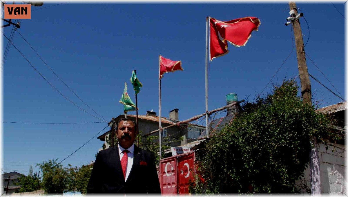 Böyle bayrak aşkı görünmedi