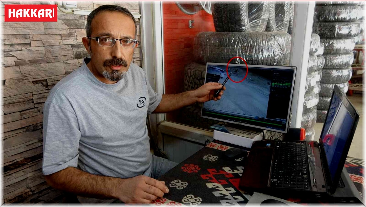 Boynuna ip dolanan koyun, bir esnaf tarafından kurtarıldı