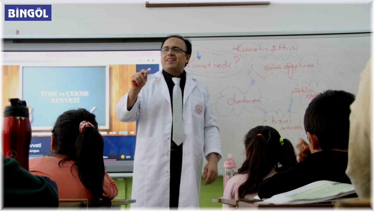 Boyu kısa diye neredeyse okula almayacaklardı, yılın öğretmeni seçildi