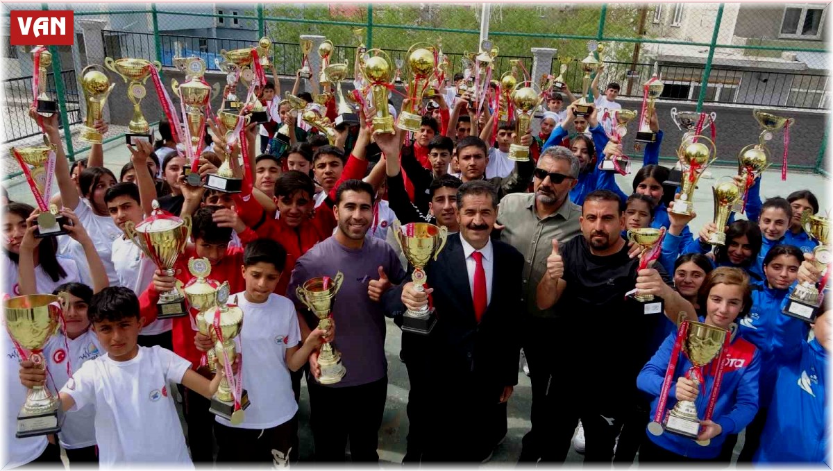 Bu okul sportif başarılarıyla göğüs kabartıyor